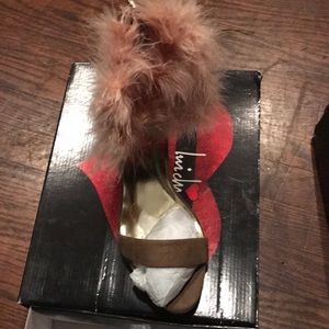 Ladies heeled sandals